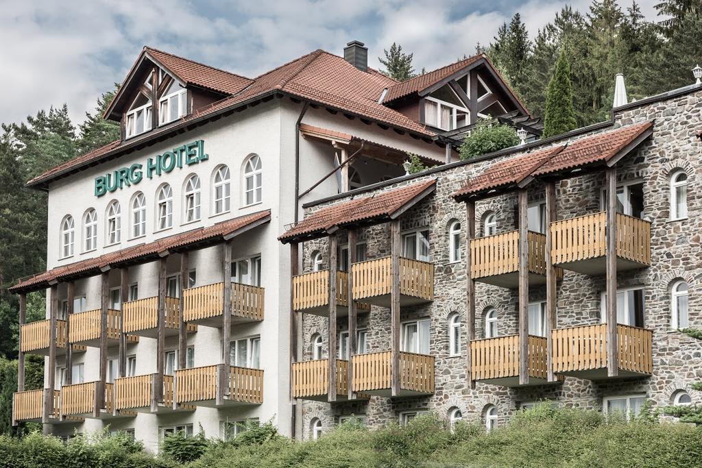 Donna Burghotel Am Hohen Bogen Neukirchen beim Heiligen Blut Exterior foto